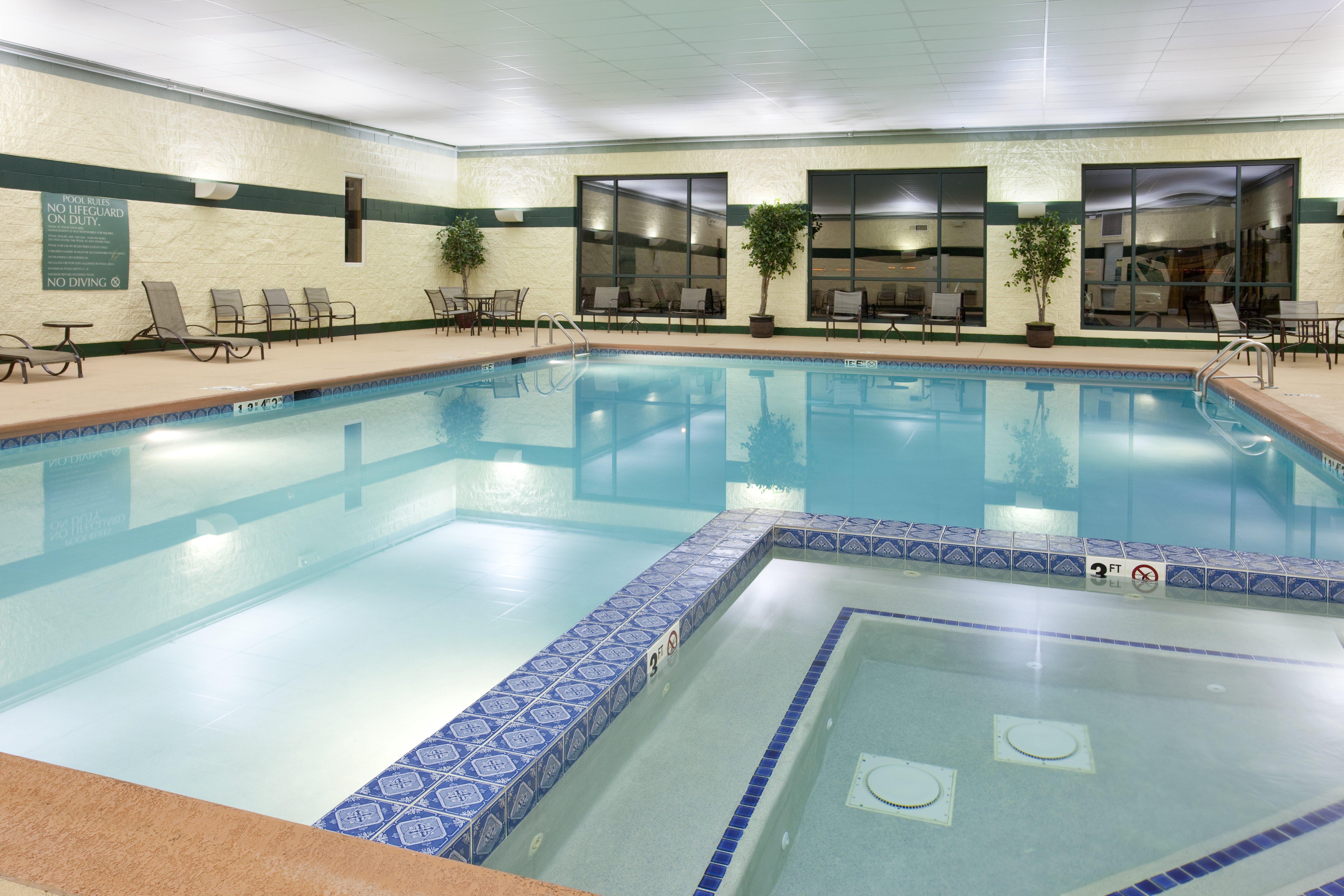 Holiday Inn & Suites Bolingbrook By Ihg Ngoại thất bức ảnh