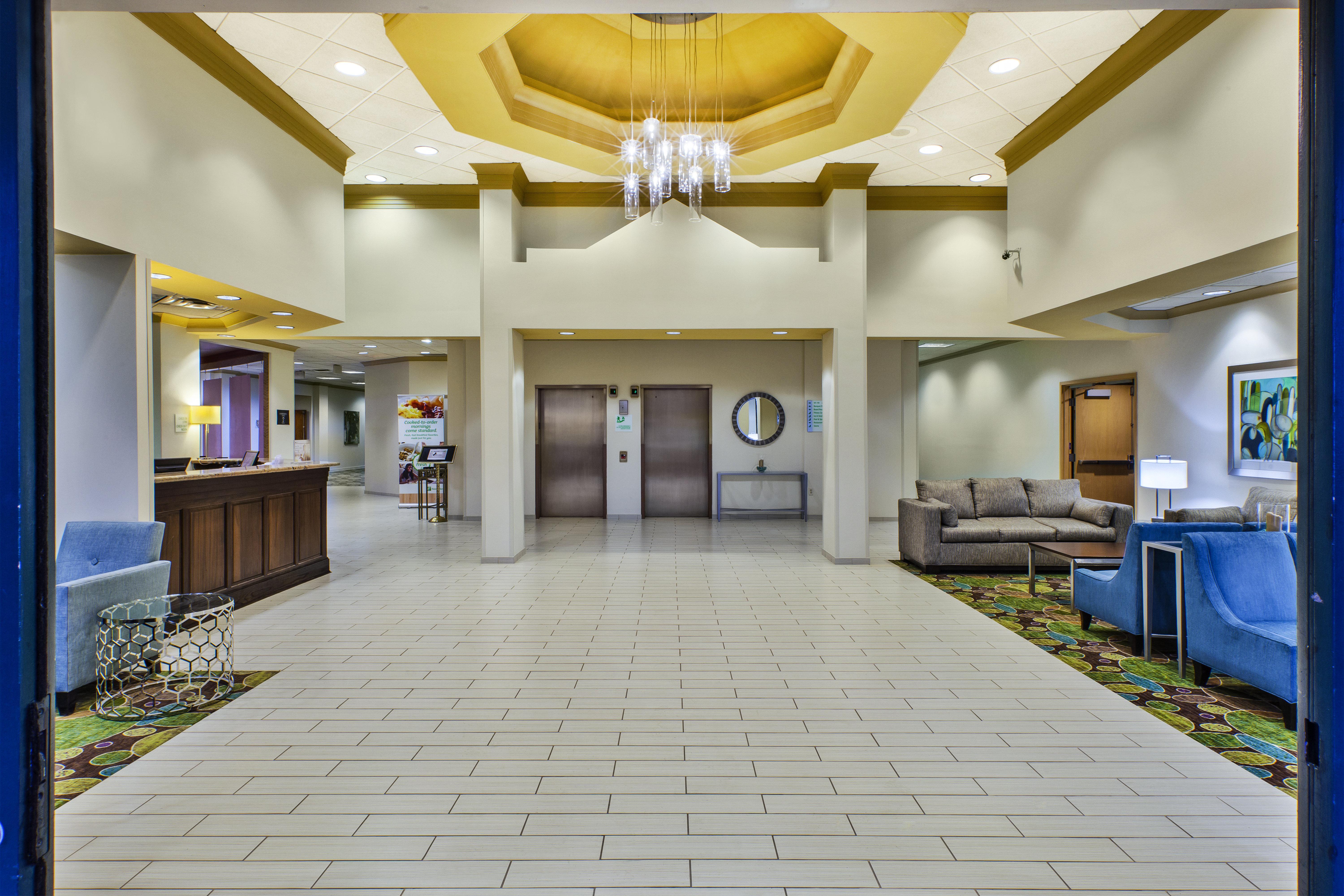 Holiday Inn & Suites Bolingbrook By Ihg Ngoại thất bức ảnh